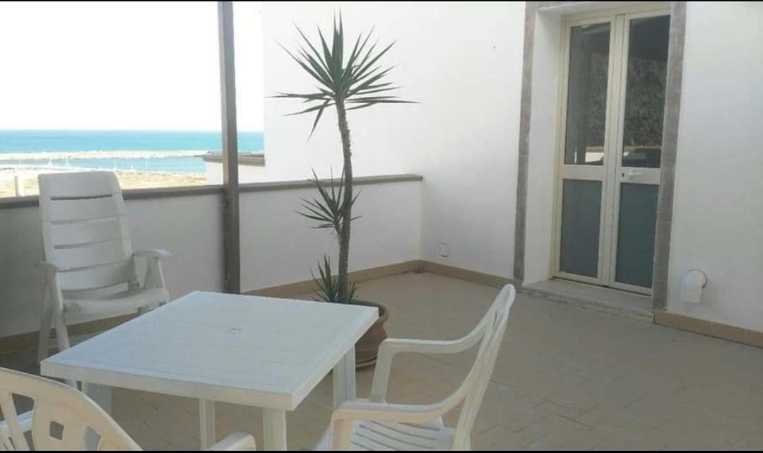Sicilia Mare Ξενοδοχείο Porto Palo Εξωτερικό φωτογραφία
